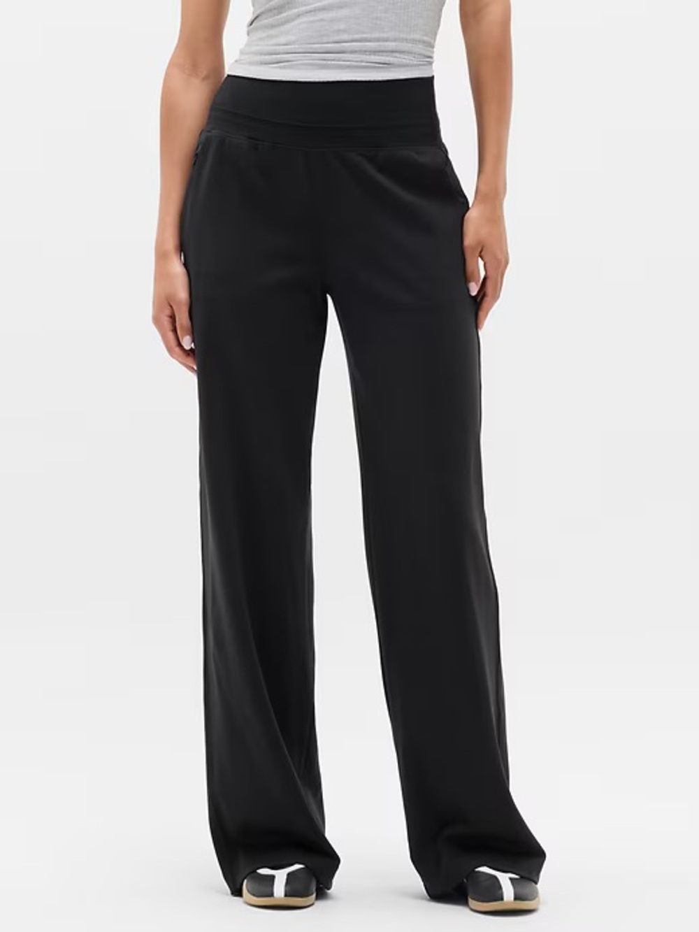 Athleta black VENICE HIGH RISE WIDE LEG PANT size small 982868 athleisure